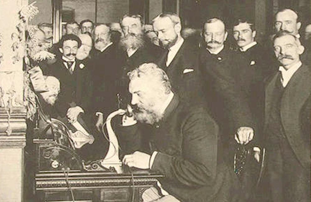 Prima convorbire telefonică bidirecțională, 1876